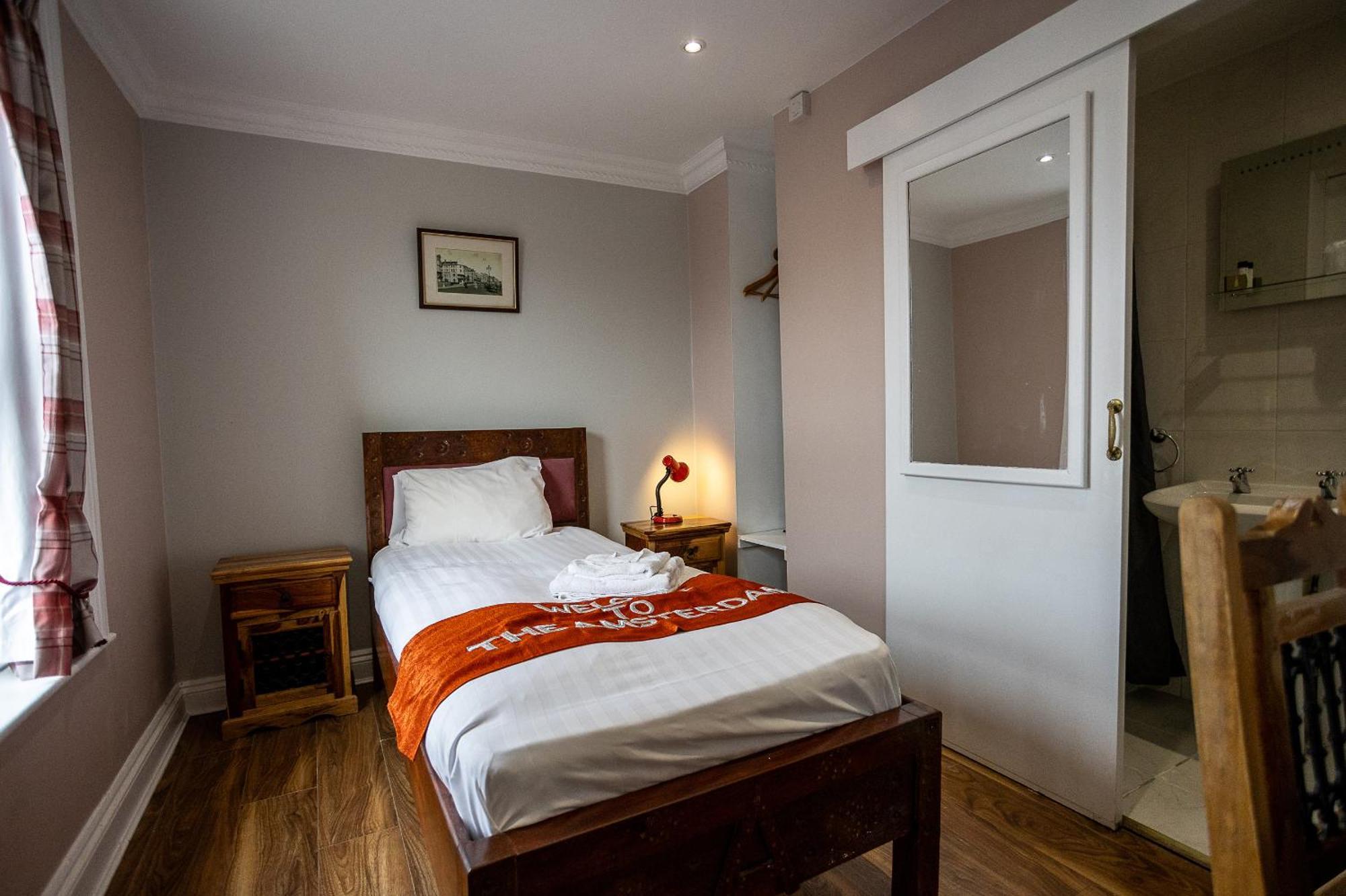 Amsterdam Hotel Brighton Seafront Exterior photo